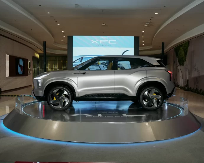 Mitsubishi-XFC-Concept_side